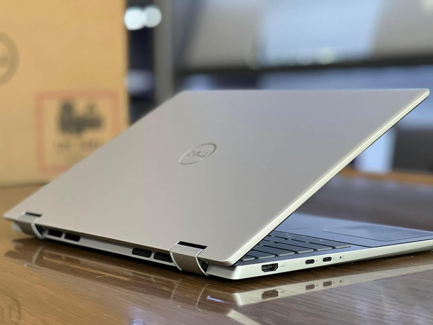 Dell Latitude 7420 2-in-1 | Core i5 11th Gen | 16GB RAM | 256GB SSD | 14" FHD Touch | Windows 10 Pro | Renewed Max